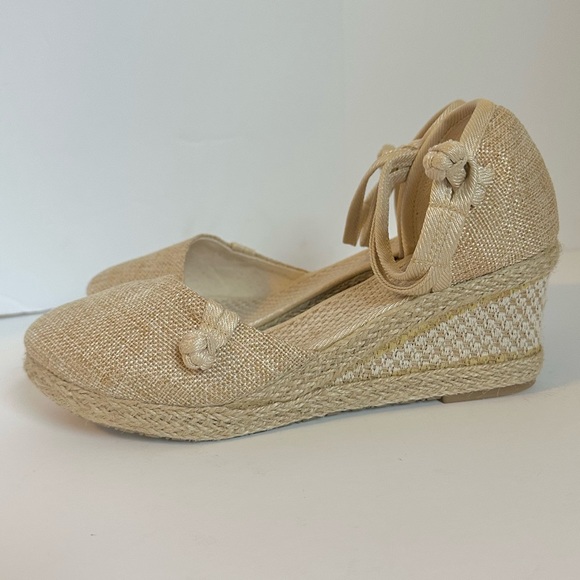 🍓Gomelly Espadrilles Sandal Closed
Toe Heeled Ankle Strap Wedge Heel Beige Sz 6 - Picture 5 of 7